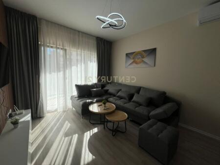 OFROHET  ME QIRA APARTAMENT 2+1 – ZOGU I ZI