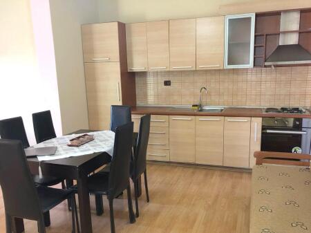 Apartament 2+1 me qera tek Rruga e Burgut (37,000 Leke)