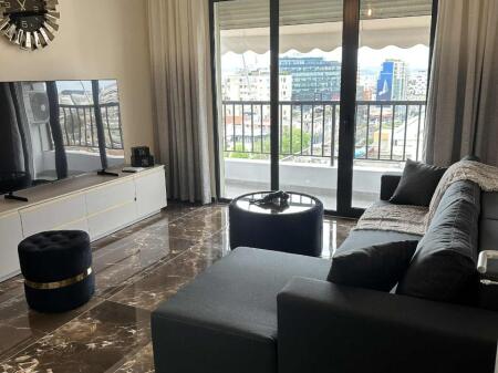 🏙️ Jepet me Qira Apartament 1+1 – Përballë Colosseut, Tiranë