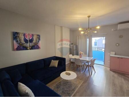 Apartament 2+1 me qera, Rruga Barikadave