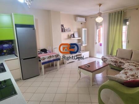 Ne Astir, Shitet Apartament 2+1 Me Hapesira Te Bollshme Dhe Orientim Perfekt !!