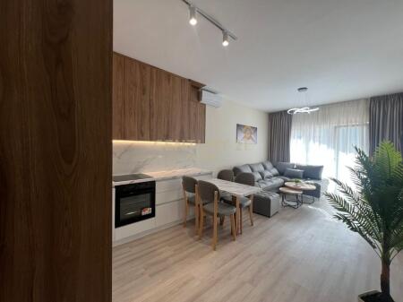 JEPET ME QIRA APARTAMENT 2+1 – ZOGU I ZI! 1,000 € /Muaj