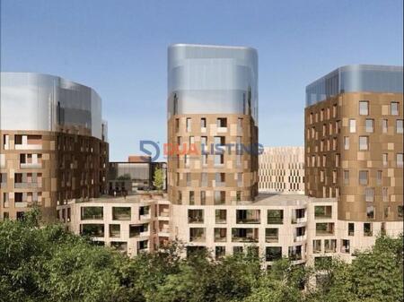 Office for sale at Lake Park Central – Near the "Air Albania" Stadium!
