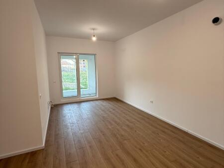 Shitet apartament 2+1+2 tek Ali Demi Kompleksi Kaimi !