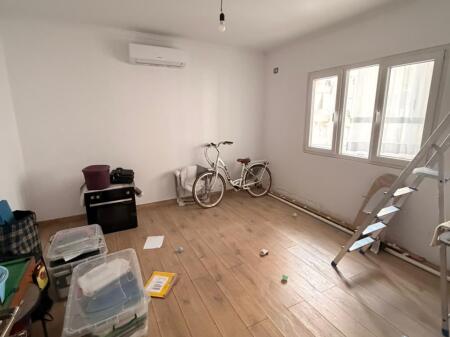 Shitet apartament 4+1+2 tek Kthesa e Kamzes