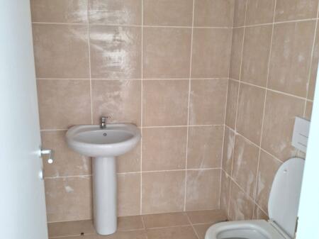 AMBIENT BIZNESI ME QIRA – Stacioni i Trenit