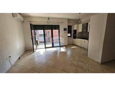 3+1 apartment/office for rent at Green City!