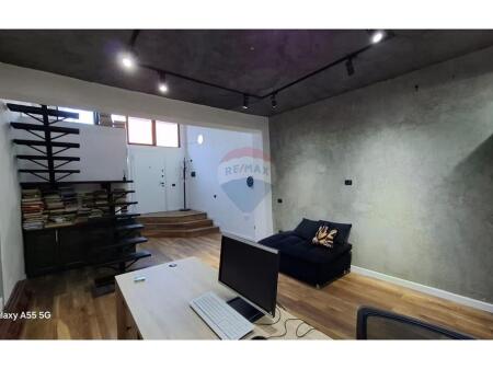 Office for rent in the Paris Commune area. !