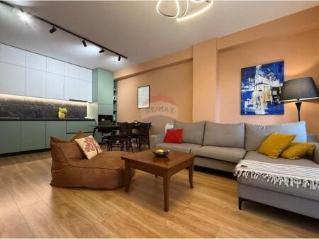 APARTAMENT 2+1 PER QERA TE RRUGA BARRIKADAVE