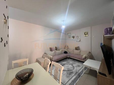 Shitet, Apartament 2+1+2, Unaza e Re, Tiranë.