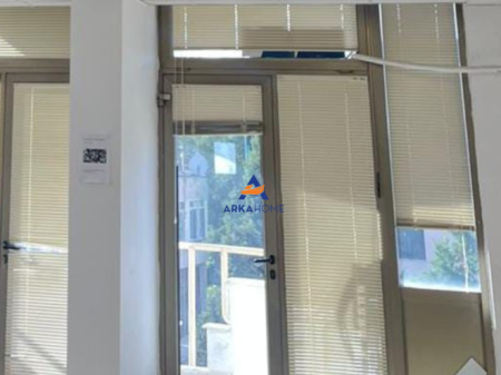 JEPET ME QERA AMBJENT ZYRE 200M2 "SHESHI WILLSON" 3000 EURO