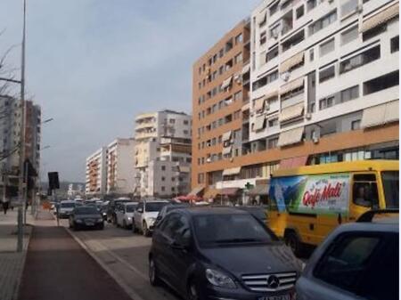 VENDITA MAGAZZINI IN BLV MIGJENI A ASTIR!