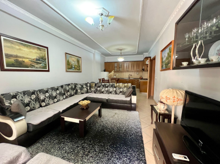 Jepet me qira Apartament 2+1+ Ballkon, “Astir”, Tiranë