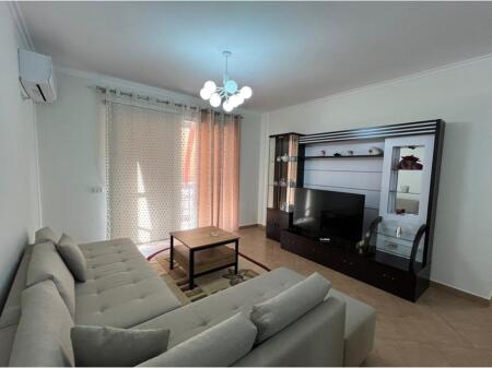 Jepet me qira apartament 2+1 tek Rruga e Kavajes