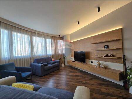 Apartment 2+1+2 for sale in Delijorgji Complex, at Sinani buildings