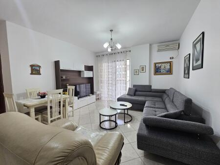 Jepet me Qera: 2+1 +2wc+2 ballkone 📍ASTIR -PRANË RRUGES KRYESORE  Kt.4  PALLAT I RI ME ASHENSOR . CMIMI : 50.000 LEKË/MUAJ  S.110m² ||  TOTALISHT E ARREDUAR.