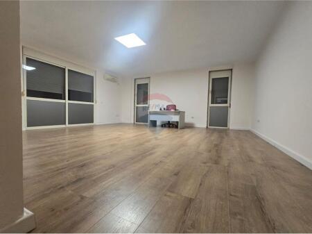 Office for rent, Kavaja street /Center