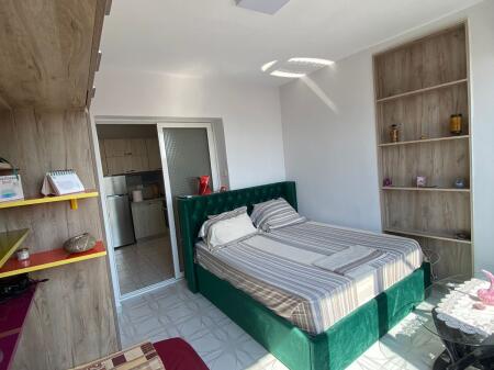 Jepet me qera apartament 1+1 ne Qender 45.000 Leke  !