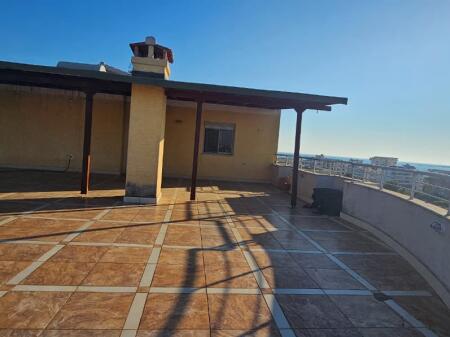 JEPET ME QIRA – 2+1+2 me verandë 200 m², Plazh “Te Tocaku”, Durrës 🏖️🏢