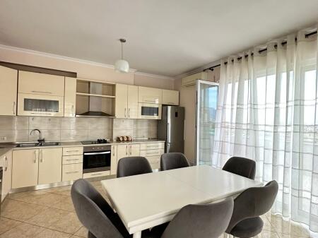 Kopshti Zoologjik 3+1 me verande/ Qera