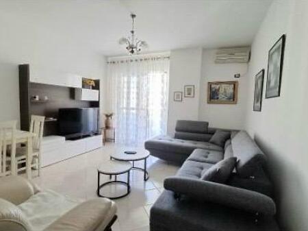 Apartament 2+1+2 me qira në Astir, Tiranë