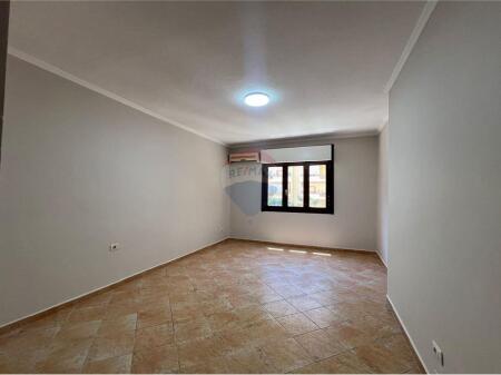 Office for Rent at the Park in the Commune of Paris!