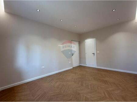 Ne shitje apartament 2+1 Rr.Myslym Shyri!