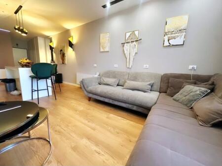 Opposite Delijorgii Kavaja Street Selling super apartment with garage 3+1+2