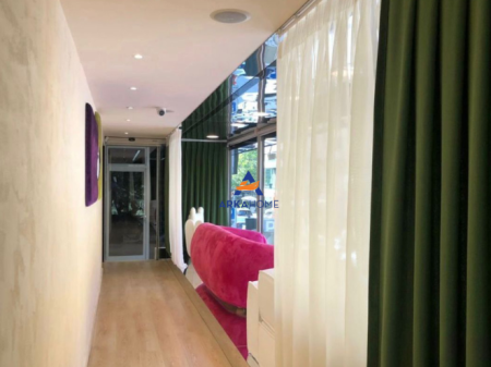 AFFITTASI ATTIVITÀ COMMERCIALE 96M2 "A BLOK" 2000 EURO