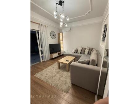 Apartament 1+1 per qira ne nje vile private me hyrje te dedikuar ne zonen e Brrylit.