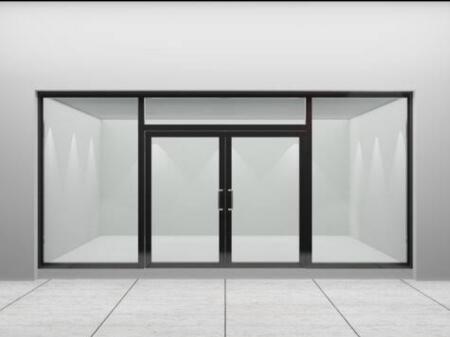 SHOP 110 M2 FOR RENT📍 TRAIN STATION 2000 €