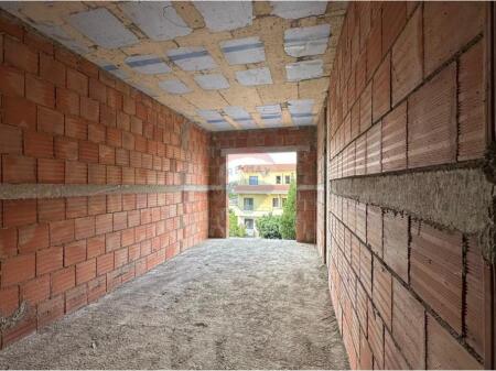 APARTAMENT 1+1 PER SHITJE TEK FUSHA E AVIACIONIT