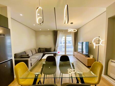 NE KOMUNEN E PARISIT JAPIM APARTAMENT 2+1+2+POST PARKIMI ME QIRA !