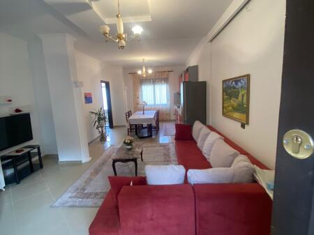 Selite jepet shtepi  2+1 me qera