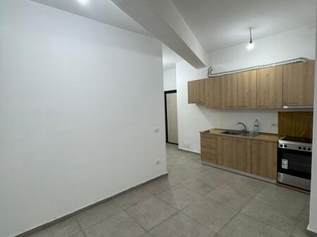 For rent Apartment 1+1, 5 Maj Street, Municipality Buildings, 350 thousand lek