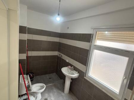 Vendesi Appartamento 2+1, a SHKOZE