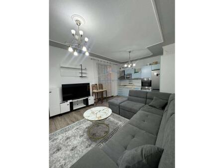 Qera , Apartament 2+1 Ruga Asim Vokshi , Tiranë 550 €,UNA59371