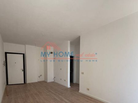 Zyre me qera tek Rruga Mine Peza Tirane