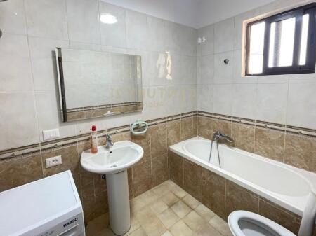 Apartament 1+1 për Qira – Rruga Haxhi Hysen Dalliu, pranë Bulevardit Zogu i Parë