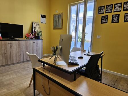 Zyre me qera per , ekonomist, jurist etj