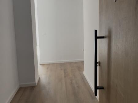 Apartament në shitje paskuqan
