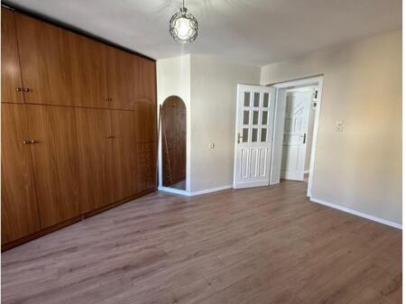 Apartament ne shitje 2+1 ne Kombinat