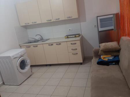 APARTAMENT 1+1. 30000 LEKE.QYTET STUDENTI