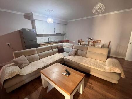 Apartament - Për Qira - Myslym Shyri, Tiranë