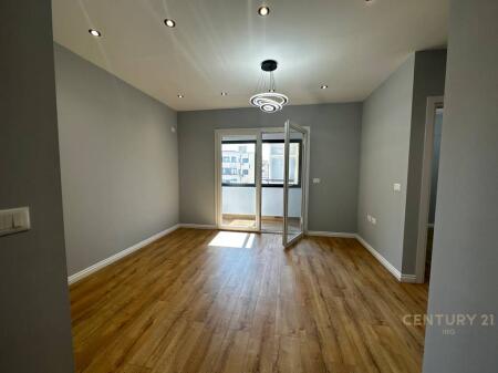 Shitet Apartament 1+1 – 5 Maji, Tiranë!