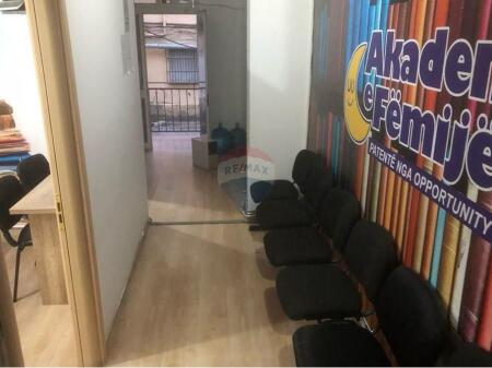 DYQAN PER SHITJE PRANE 21 DHJETORIT!