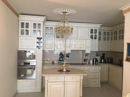 Shitet apartament 2+1+2 në Kompleksin “Colombo”, Liqeni i Thatë