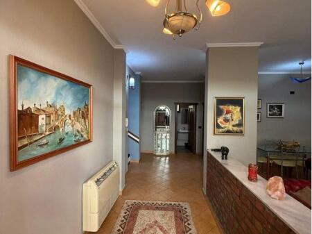 Villa su 2 piani in vendita a Don Bosko