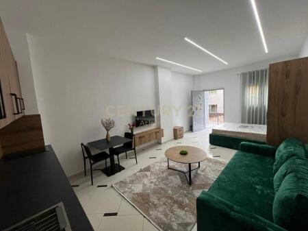 SHITET GARSONIERE NE PLAZH DURRES !