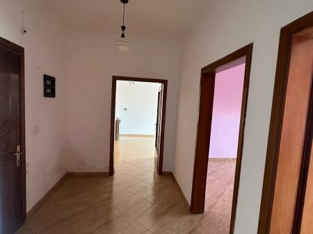 🏡 IN VENDITA APPARTAMENTO 2+1 – FIER